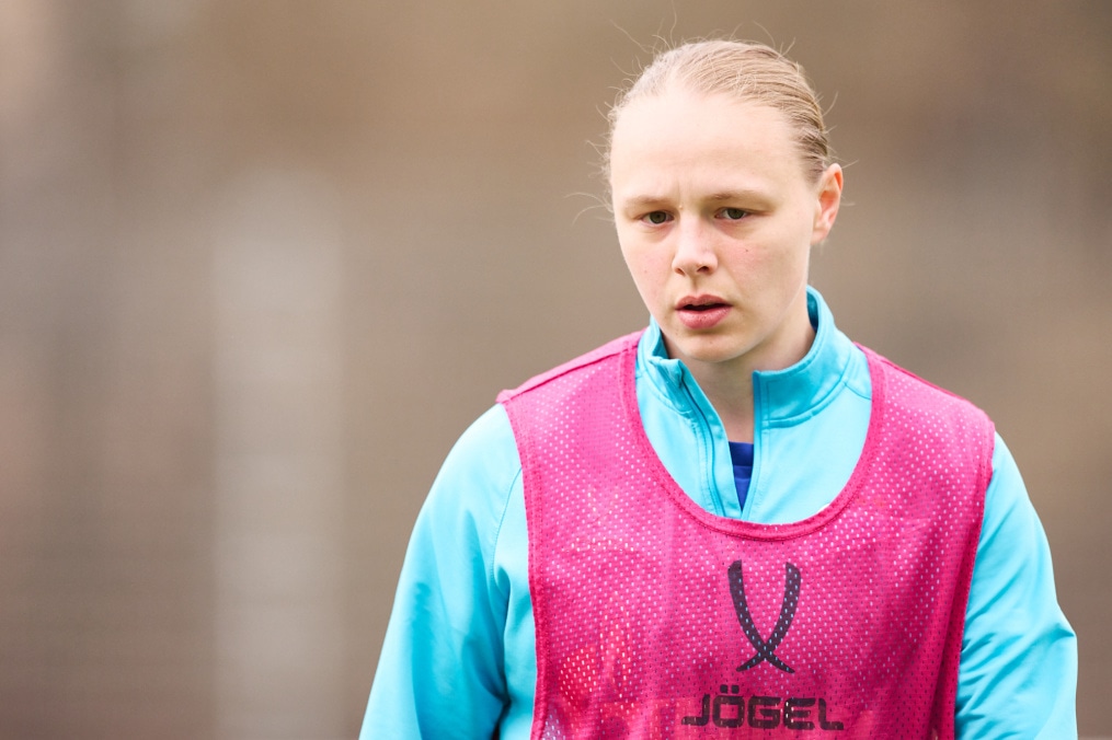 Тренировка женской команды перед матчем с «Крыльями Советов»