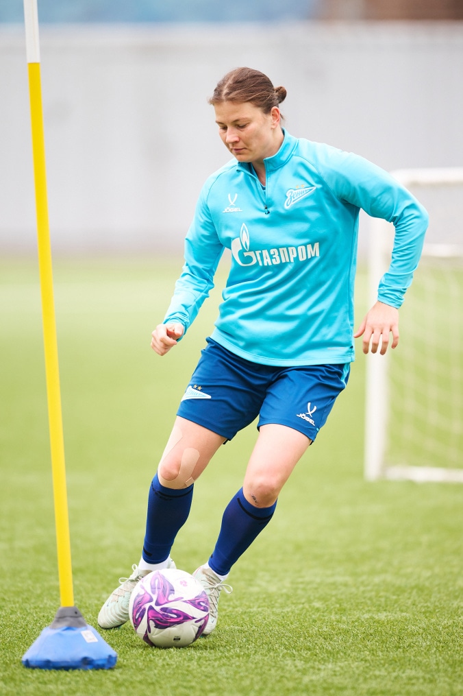 Тренировка женской команды перед матчем с «Крыльями Советов»