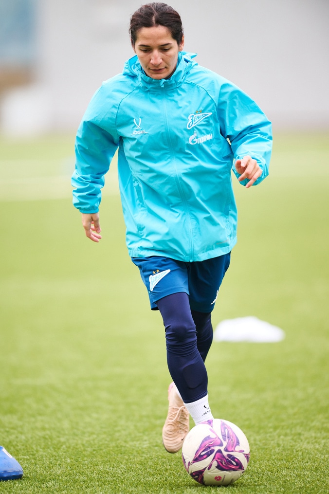 Тренировка женской команды перед матчем с «Крыльями Советов»