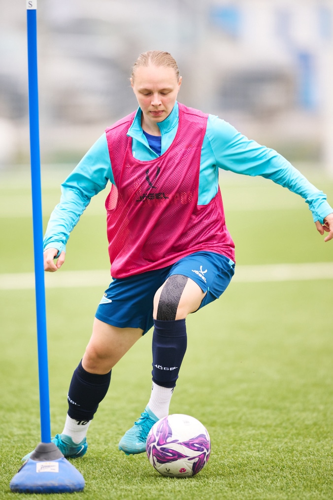 Тренировка женской команды перед матчем с «Крыльями Советов»