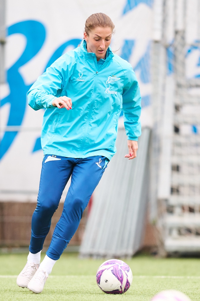 Тренировка женской команды перед матчем с «Крыльями Советов»