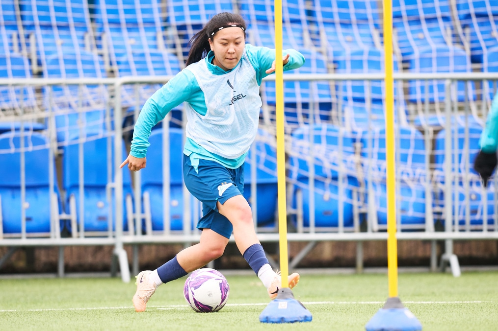 Тренировка женской команды перед матчем с «Крыльями Советов»