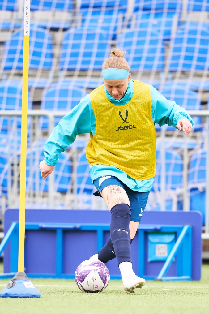 Тренировка женской команды перед матчем с «Крыльями Советов»