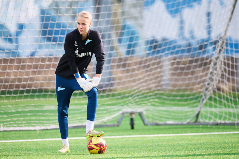 Тренировка женской команды перед матчем с «Крыльями Советов»