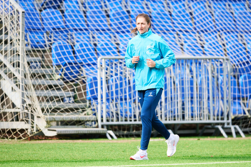 Тренировка женской команды перед матчем с «Крыльями Советов»