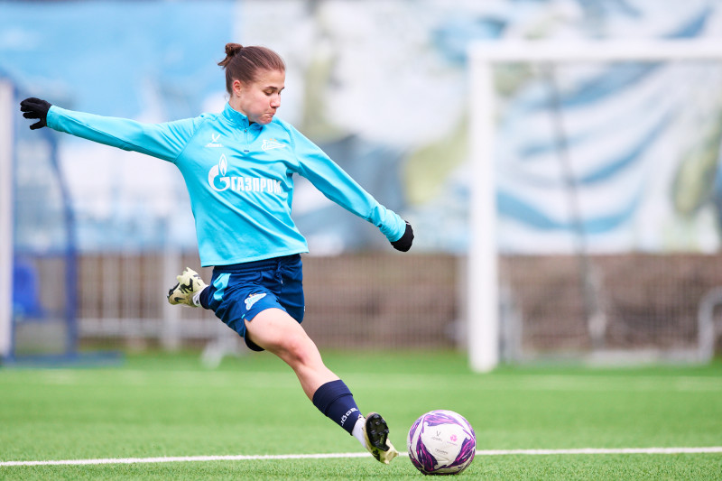 Тренировка женской команды перед матчем с «Крыльями Советов»