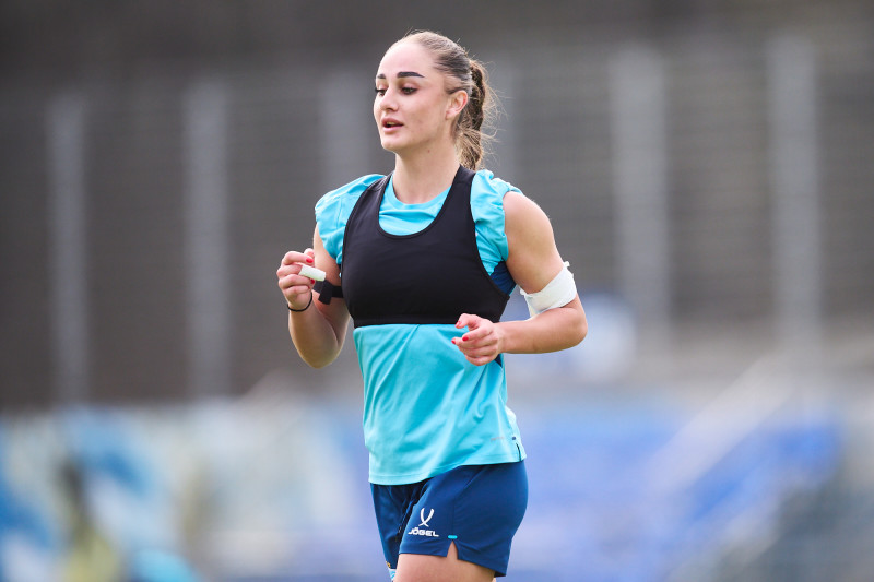 Тренировка женской команды перед матчем с «Крыльями Советов»