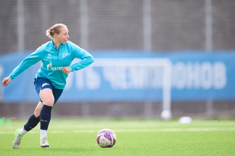 Тренировка женской команды перед матчем с «Крыльями Советов»