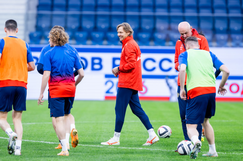 Тренировка сборной России по футболу накануне матча со сборной Мали