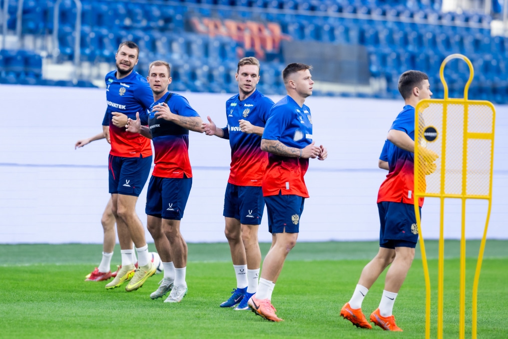 Тренировка сборной России по футболу накануне матча со сборной Мали