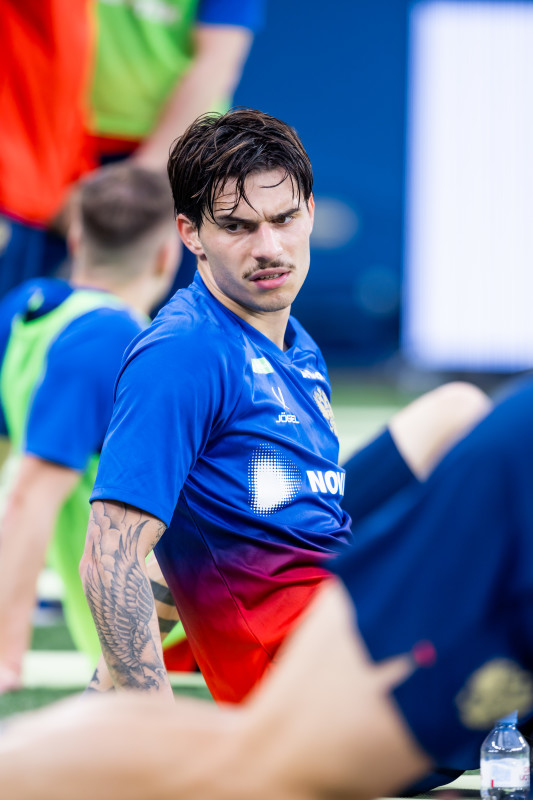 Тренировка сборной России по футболу накануне матча со сборной Мали