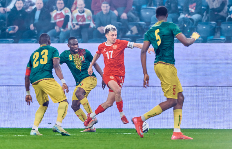 Товарищеский матч по футболу: Россия — Мали