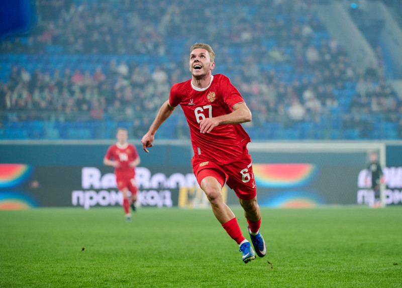 Товарищеский матч по футболу: Россия — Мали