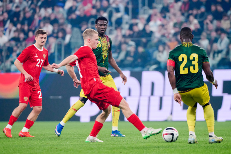 Товарищеский матч по футболу: Россия — Мали