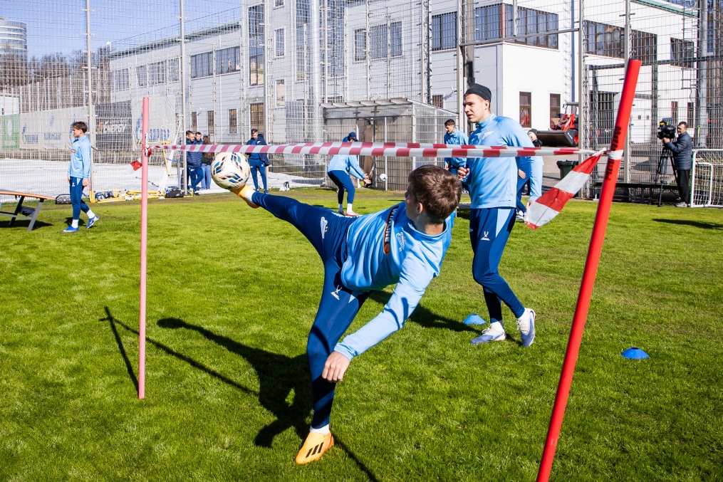 Тренировка основного состава «Зенита» перед матчем с «Крыльями Советов»