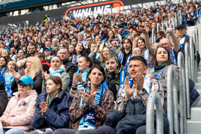 Болельщики на матче «Зенит» — «Крылья Советов»