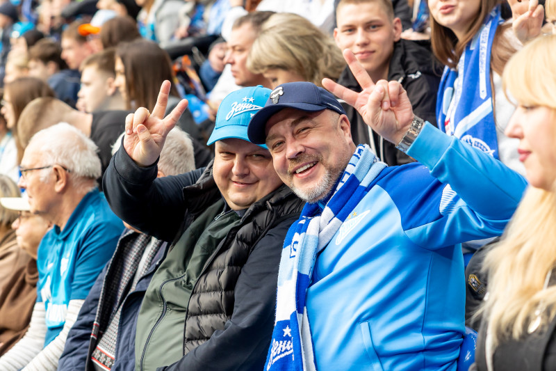 Болельщики на матче «Зенит» — «Крылья Советов»