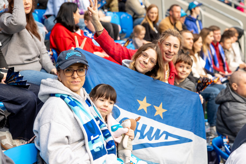 Болельщики на матче «Зенит» — «Крылья Советов»