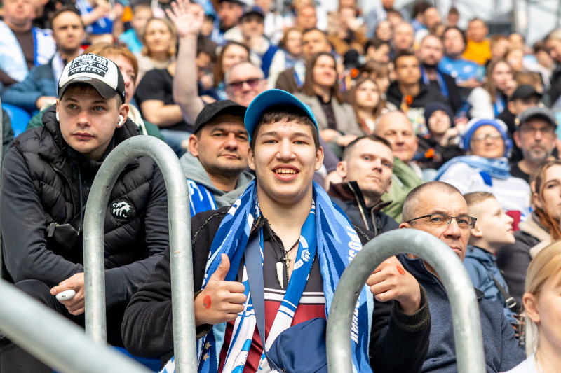 Болельщики на матче «Зенит» — «Крылья Советов»