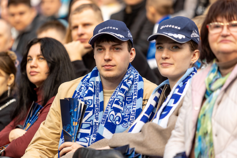 Болельщики на матче «Зенит» — «Крылья Советов»