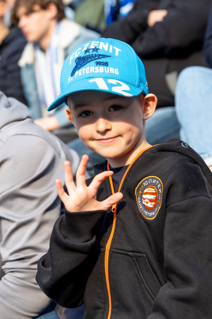 Болельщики на матче «Зенит» — «Крылья Советов»