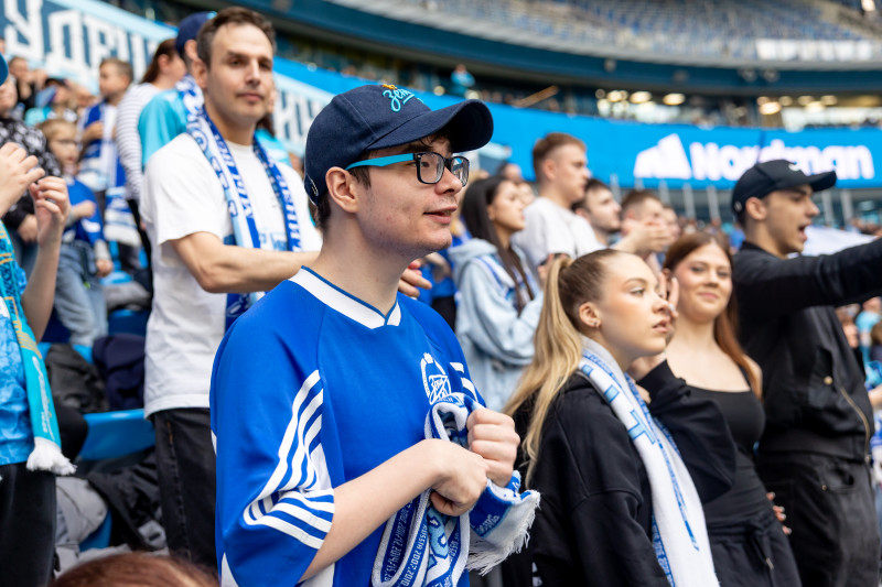 Болельщики на матче «Зенит» — «Крылья Советов»