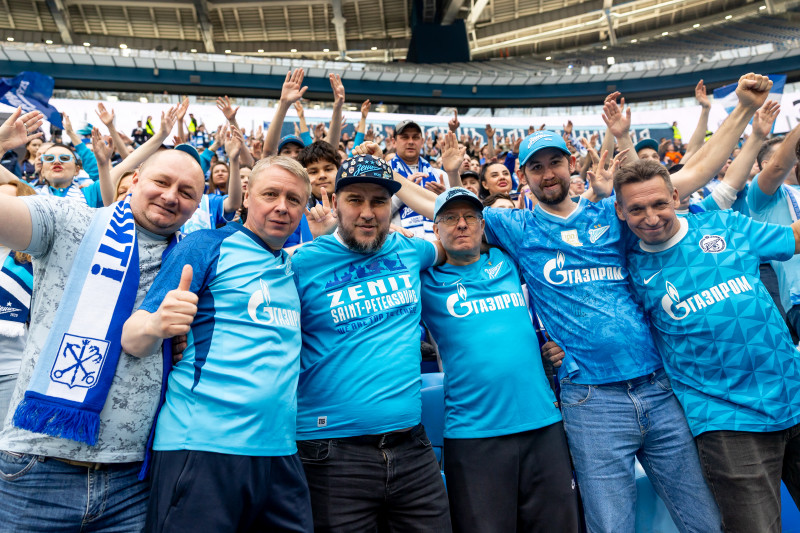 Болельщики на матче «Зенит» — «Крылья Советов»