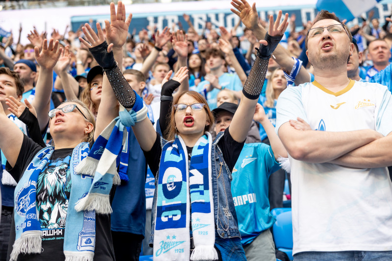 Болельщики на матче «Зенит» — «Крылья Советов»