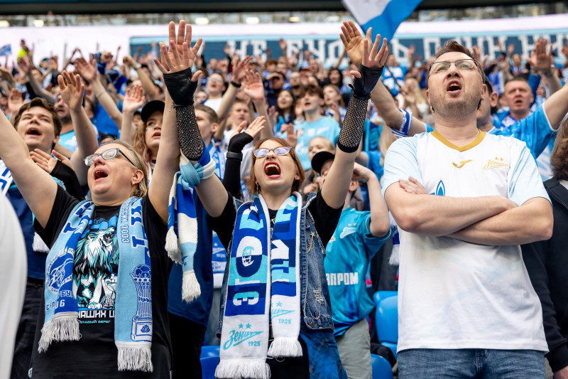 Болельщики на матче «Зенит» — «Крылья Советов»