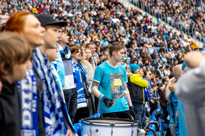 Болельщики на матче «Зенит» — «Крылья Советов»