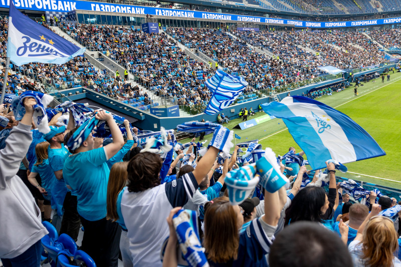Болельщики на матче «Зенит» — «Крылья Советов»