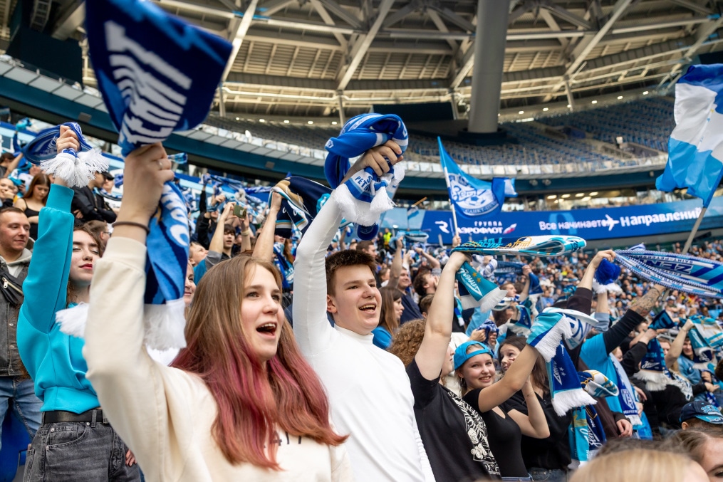 Болельщики на матче «Зенит» — «Крылья Советов»