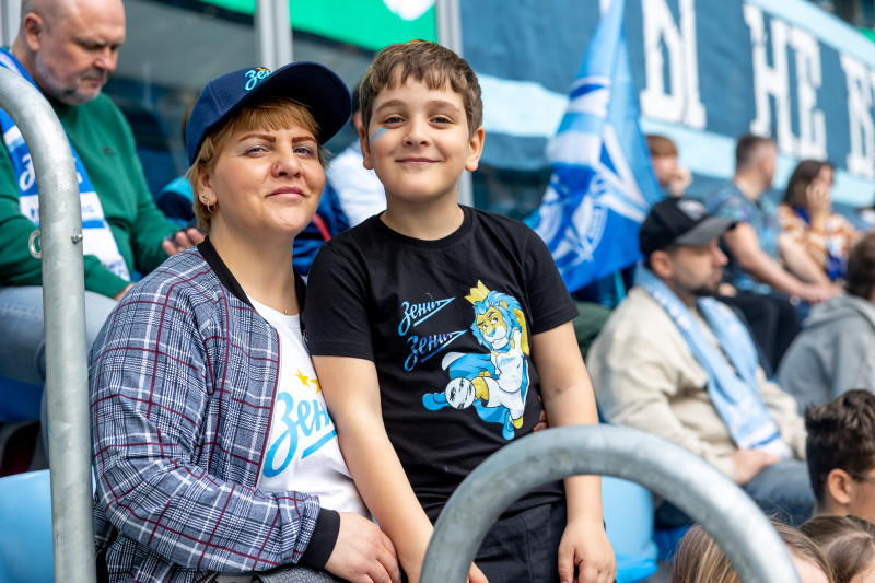 Болельщики на матче «Зенит» — «Крылья Советов»