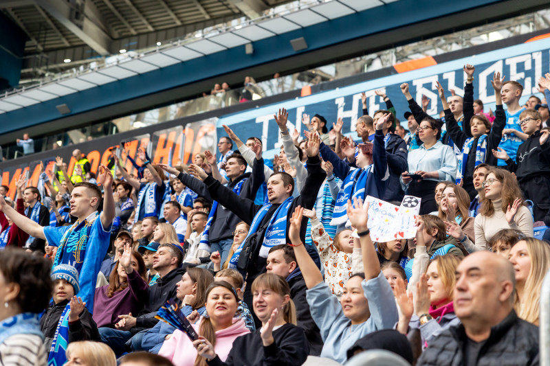 Болельщики на матче «Зенит» — «Крылья Советов»