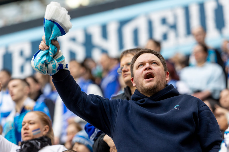 Болельщики на матче «Зенит» — «Крылья Советов»