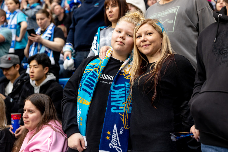 Болельщики на матче «Зенит» — «Крылья Советов»