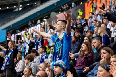 Болельщики на матче «Зенит» — «Крылья Советов»