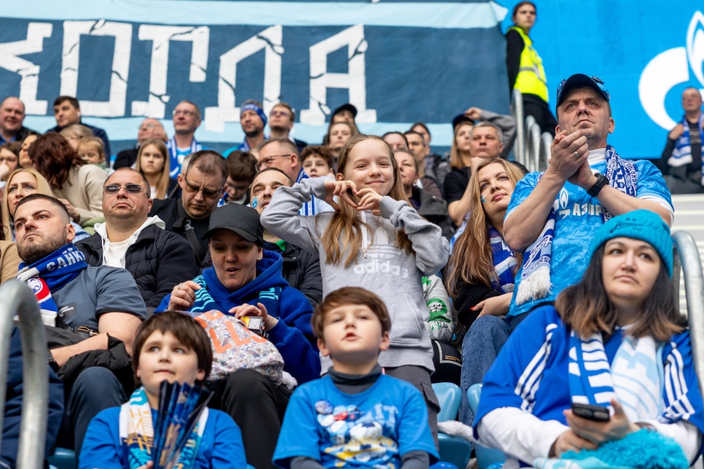 Болельщики на матче «Зенит» — «Крылья Советов»