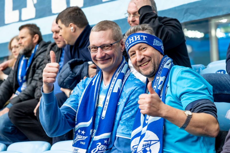 Болельщики на матче «Зенит» — «Крылья Советов»