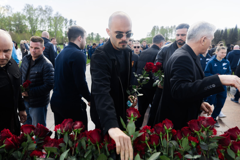 ФК «Зенит» на Пискаревском мемориале: торжественное возложение цветов
