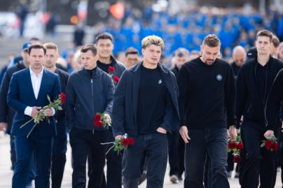 ФК «Зенит» на Пискаревском мемориале: торжественное возложение цветов