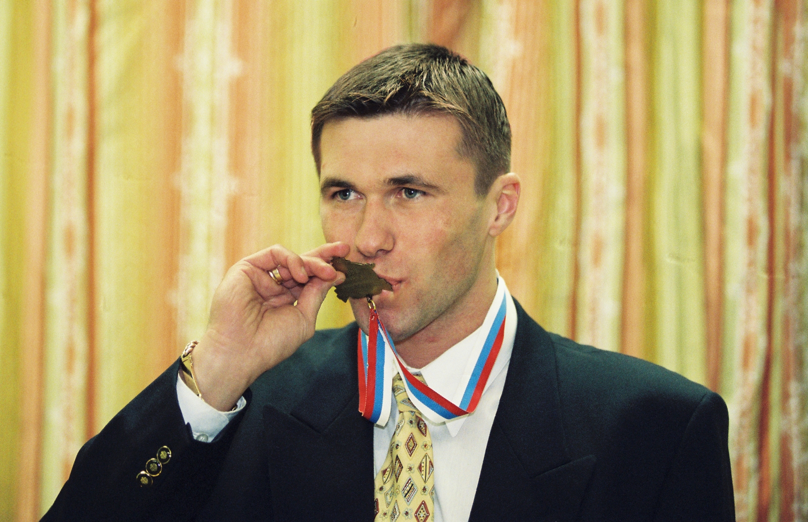 2001 год. Награждение команды  «Зенит».