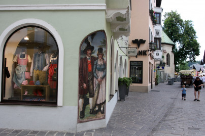 Виды города Китсбюэль в Австрии.