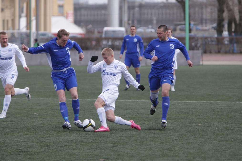 Первенство России по футболу среди команд 2-го дивизиона. «Смена—Зенит» (Санкт-Петербург) —«Динамо» (Вологда). 2:3.