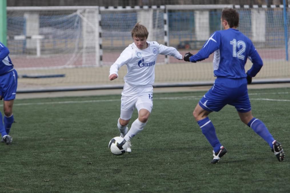 Первенство России по футболу среди команд 2-го дивизиона. «Смена—Зенит» (Санкт-Петербург) —«Динамо» (Вологда). 2:3.