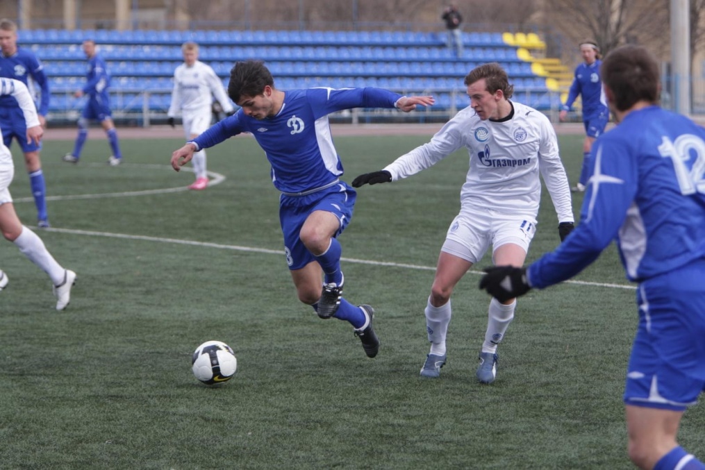 Первенство России по футболу среди команд 2-го дивизиона. «Смена—Зенит» (Санкт-Петербург) —«Динамо» (Вологда). 2:3.