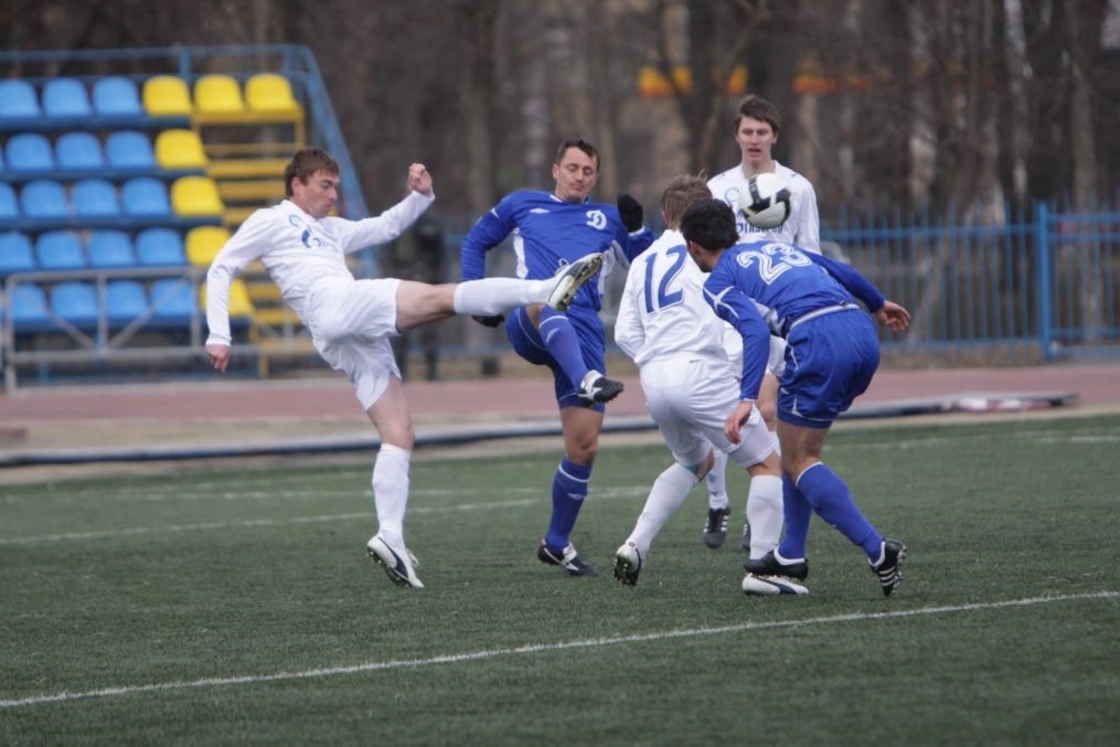 Первенство России по футболу среди команд 2-го дивизиона. «Смена—Зенит» (Санкт-Петербург) —«Динамо» (Вологда). 2:3.