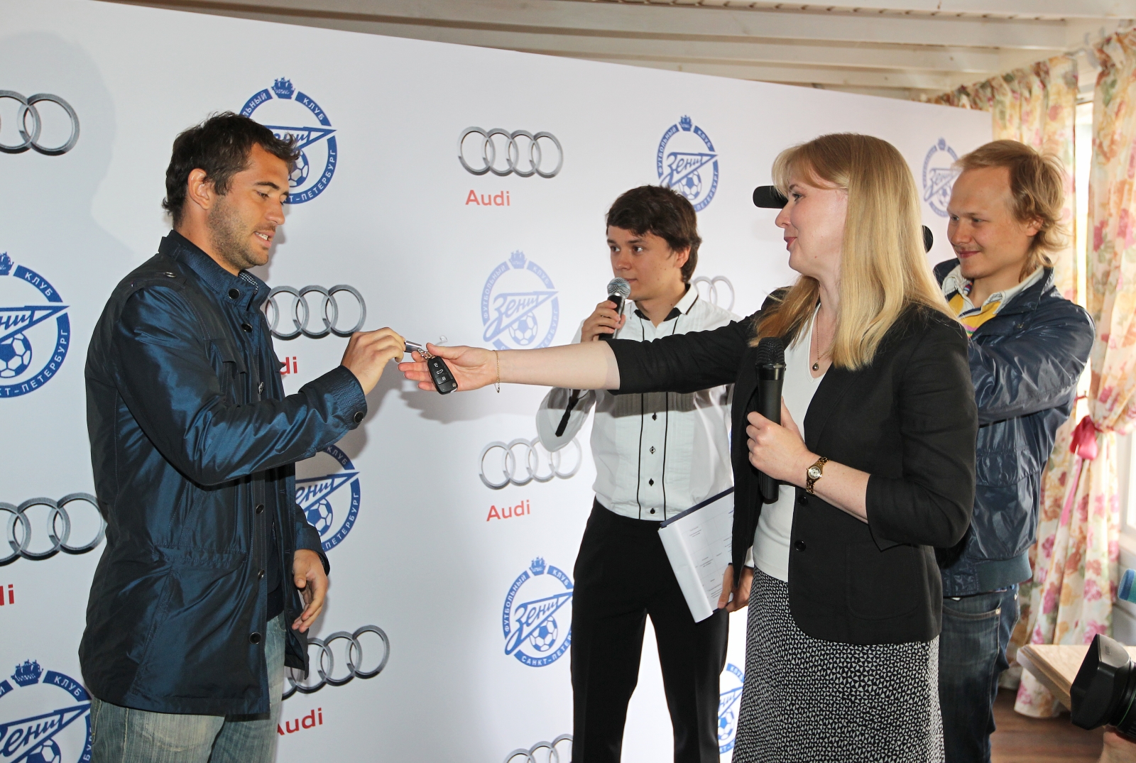 Футболистам «Зенита» подарили Ауди