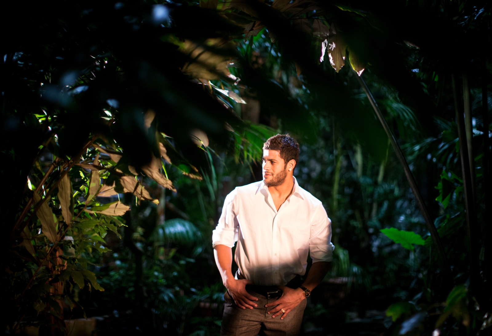 Халк, нападающий ФК «Зенит» позирует для  журнала «Наш Зенит»