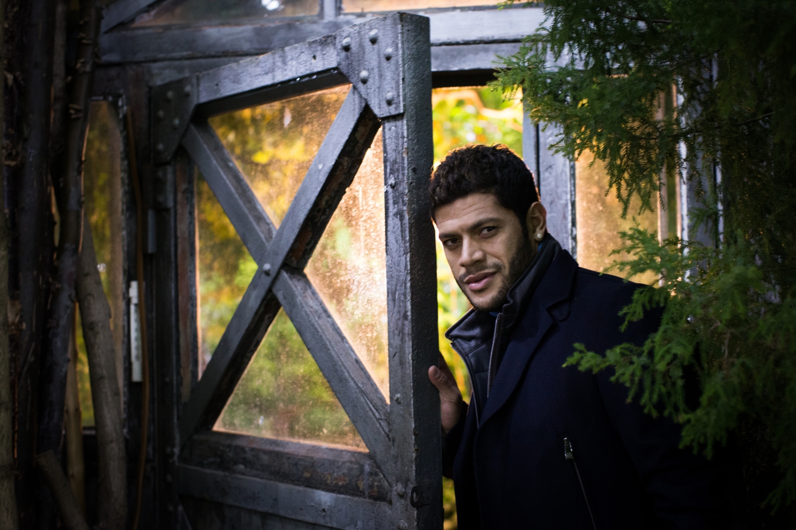 Халк, нападающий ФК «Зенит» позирует для  журнала «Наш Зенит»